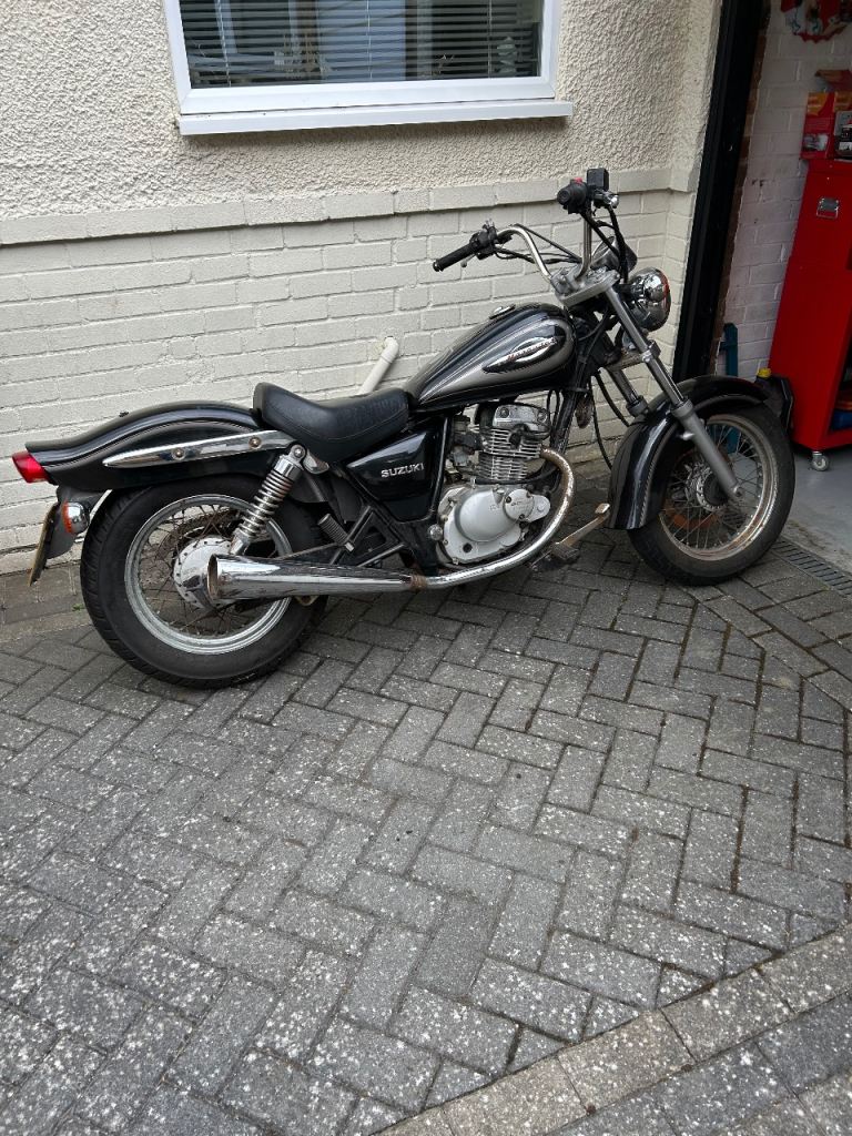 Suzuki, GZ, 2001, 124 (cc)