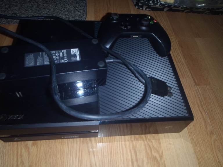 XBOX One Console Controller & Cables