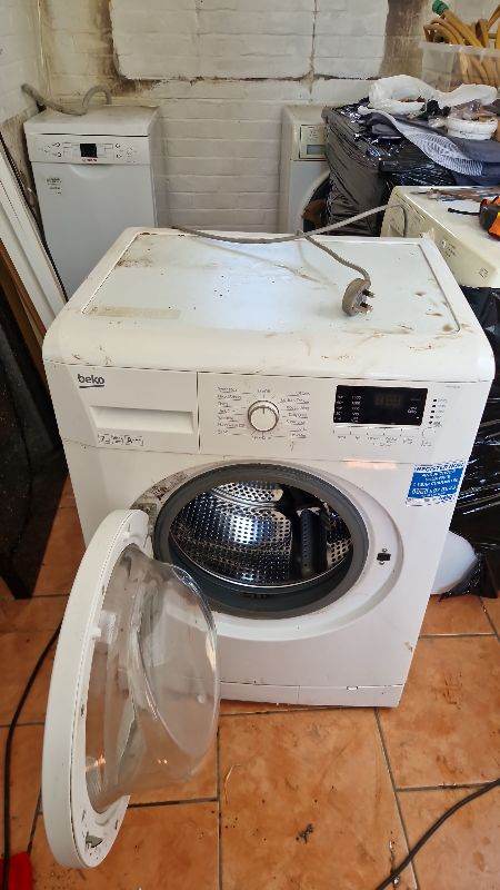 Beko 7kg 1600 Spin Washing Machine – £30 – 