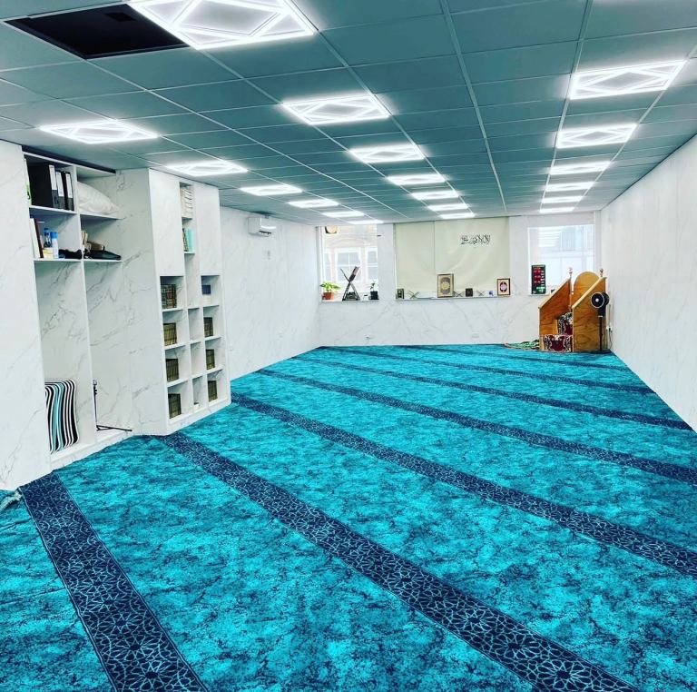 We do All type of flooring carpeting,laminate flooring etc.carpet installer/ technician.