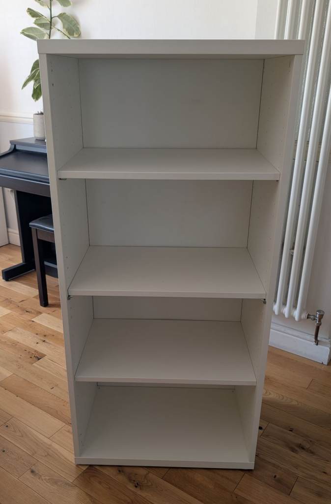 IKEA BESTÅ White Storage Unit with 3 shelves – Good Condition