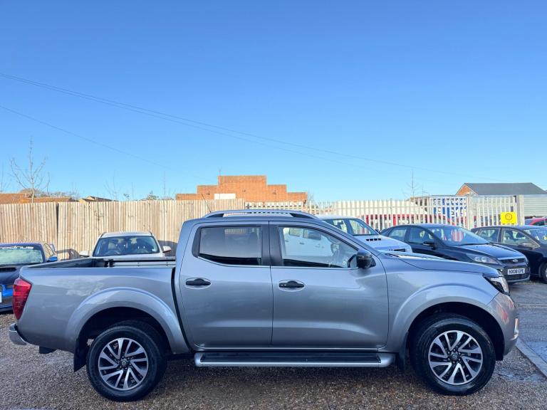 2016 Nissan Navara 2.3 dCi Tekna Auto 4WD Euro 5 4dr PICK UP Diesel Automatic