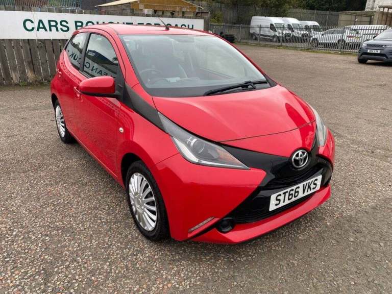 2016 Toyota AYGO 1.0 VVT-i X-Play 5dr HATCHBACK PETROL Manual