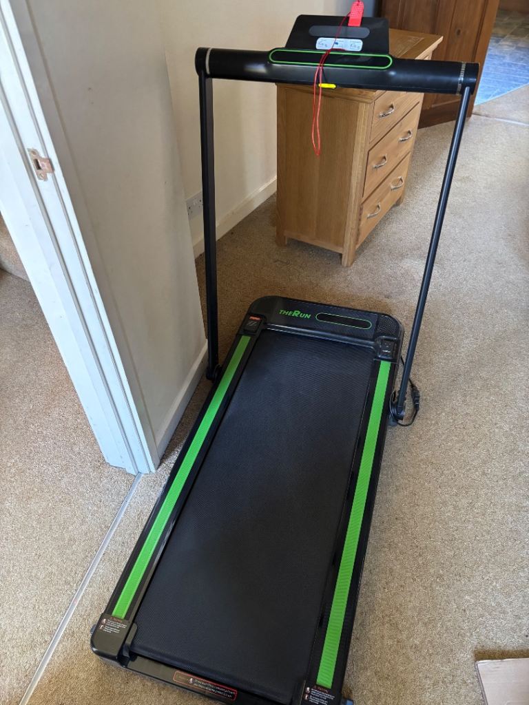 The Run folding walking pad - digital display