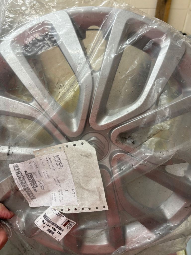 Citroen Berlingo wheel trim 