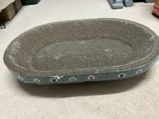 Cat scratch pad 