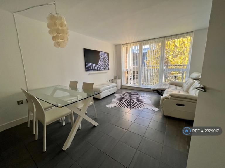 1 bedroom flat in Sanctuary Street, London, SE1 (1 bed) (#2329017)