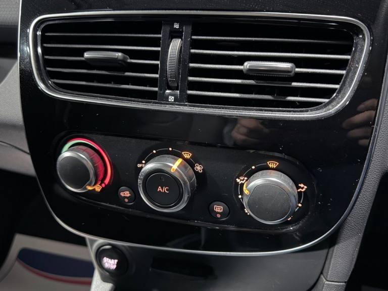 2017 Renault Clio 1.2 16V Play 5dr HATCHBACK PETROL Manual