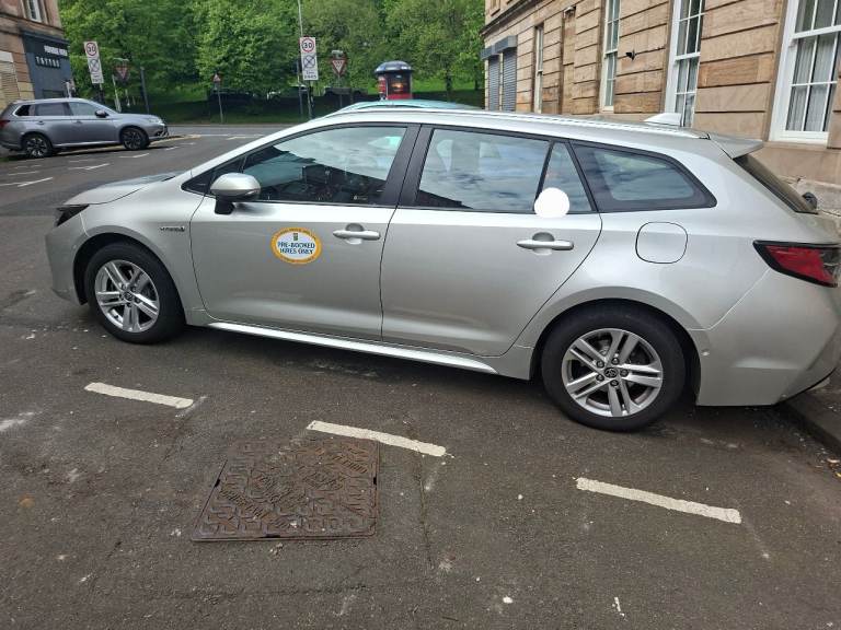 Private taxi to rent toyota corolla hybrid estate Glasgow 