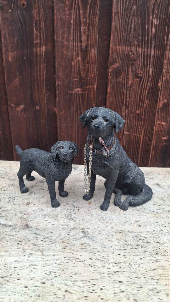 Pair of Leonardo Collection Black Labrador Figures 