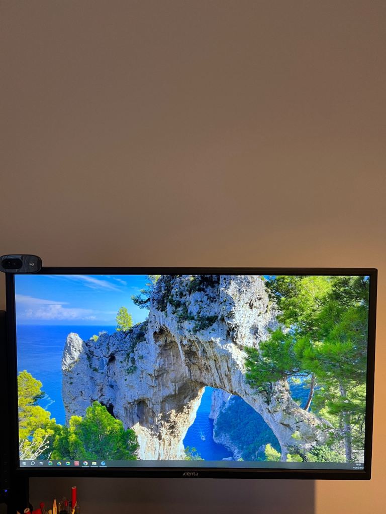 Xenta gaming monitor 27.5”