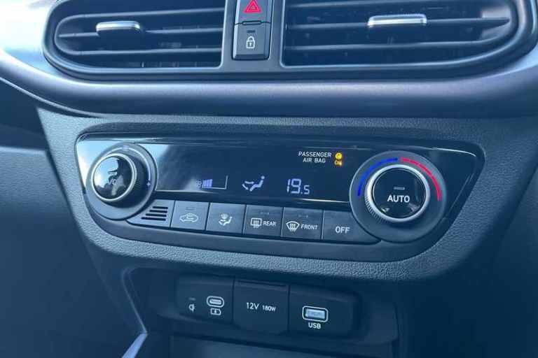 2025 Hyundai i10 1.2 [79] Premium 5dr Auto [Nav] HATCHBACK PETROL Automatic