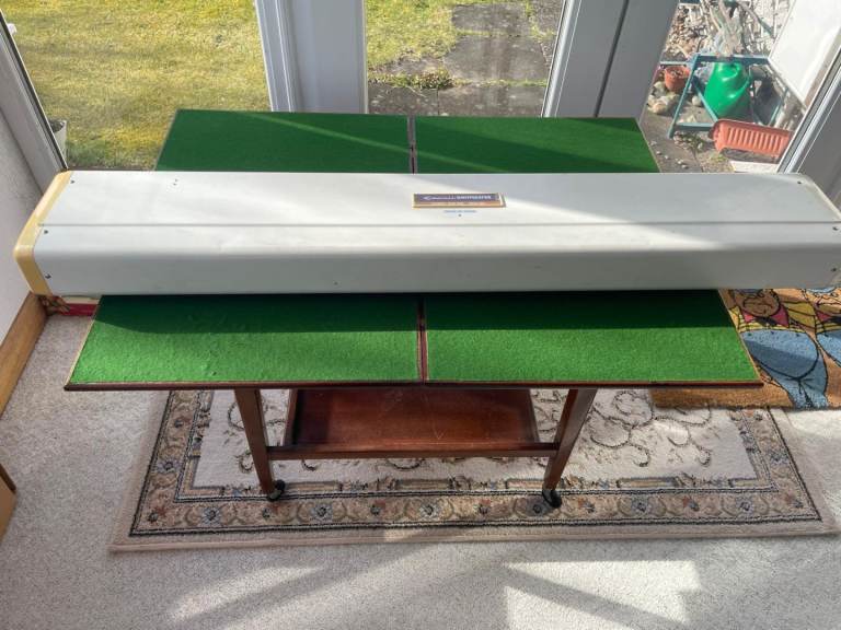 Knitmaster 150 with ribber, manuals and accessories 
