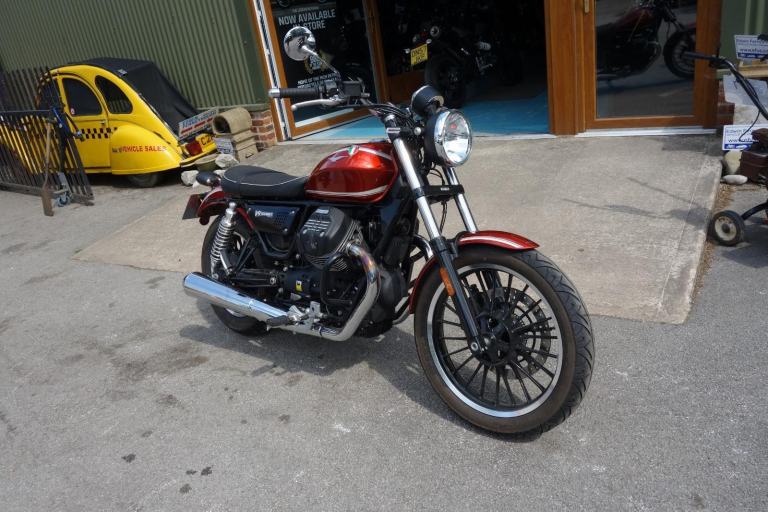 Moto Guzzi V9 853 Roadster/Retro Petrol Manual Euro 4 (54 ps) 2016/66