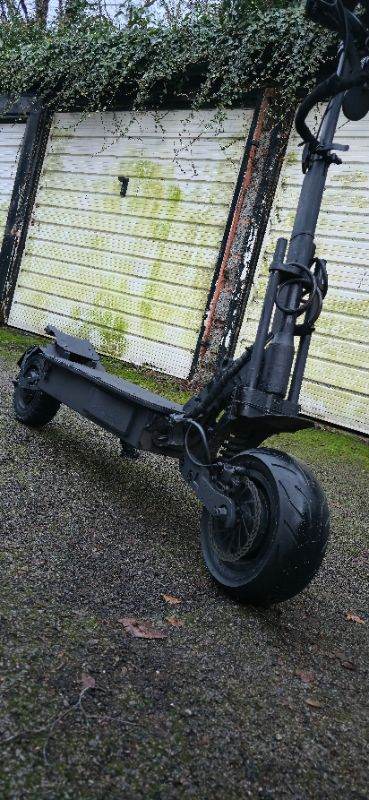 Solar escooter dual motor black limited edition 72v 45ah battery 