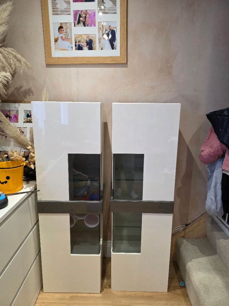 Sell wall mounted cabinets