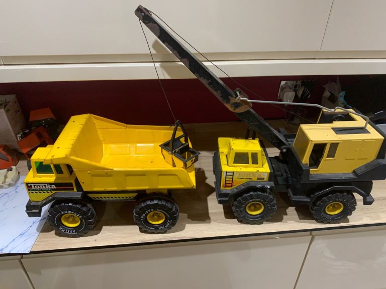 tonka dump truck and crane