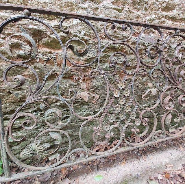 ANTIQUE VICTORIAN WROUGHT IRON BALCONY RAILING SET 3 PIECE ORNAMENTAL SCROLLWORK WITH POSTS