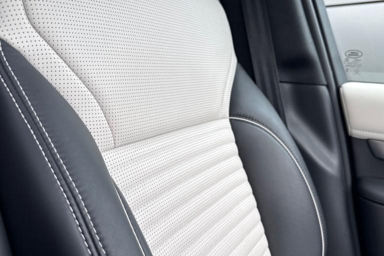 2024 Land Rover Discovery 3.0 D300 Dynamic HSE 5dr SUV DIESEL Automatic