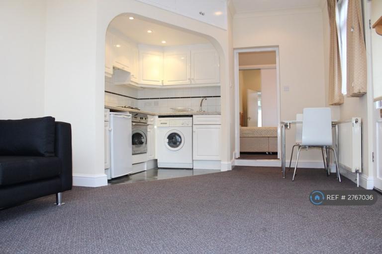 1 bedroom flat in Dartmouth Road, London, NW2 (1 bed) (#2767036)