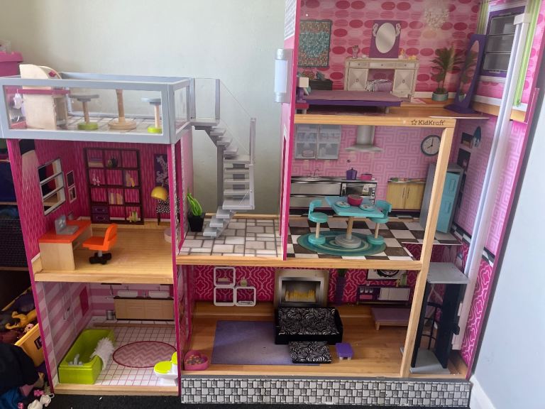 KidKraft Sparkle Mansion Dolls House