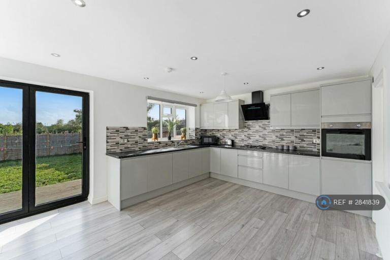 4 bedroom house in Conway, Warden, Sheerness, ME12 (4 bed) (#2841839)