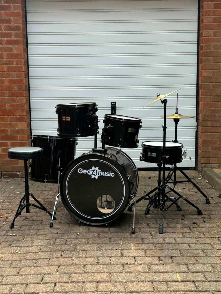 Full Black Drum Kit with Cymbals and Pedals – Good Condition