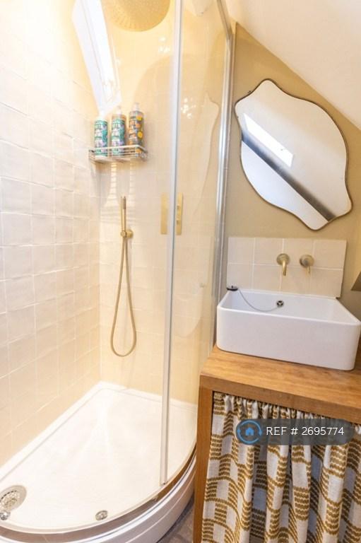 2 bedroom house in Lower Oddington, Moreton In Marsh, GL56 (2 bed) (#2695774)