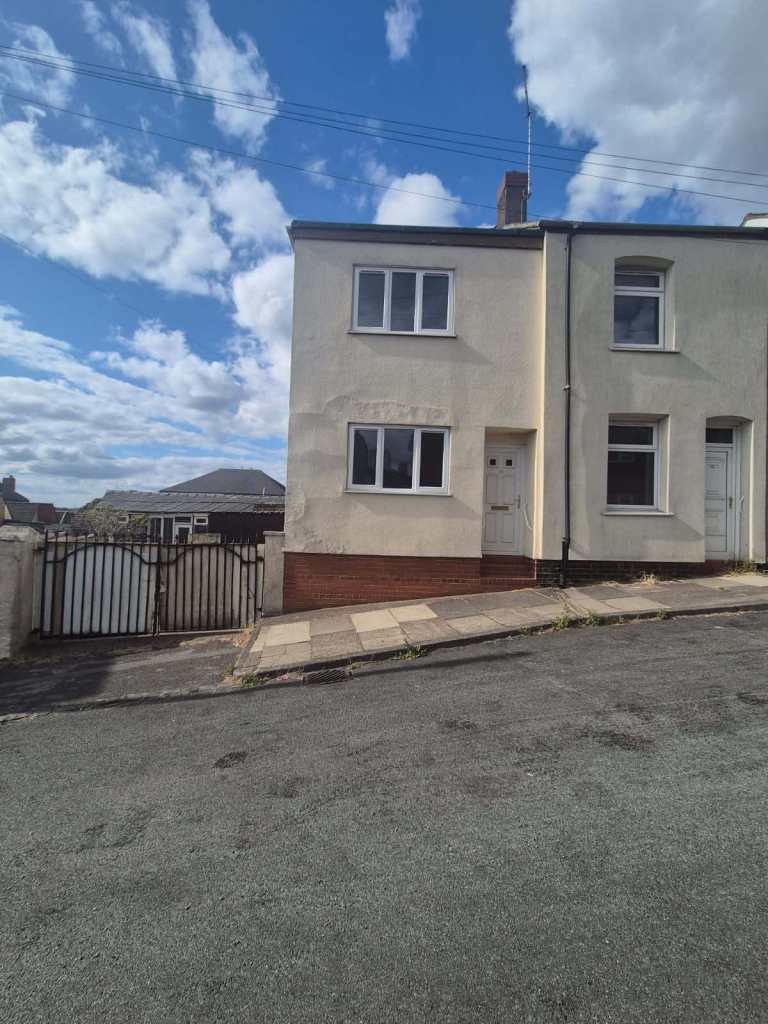 INVESTORS & HOUSING PROVIDERS – NEWLY REFURBISHED 5-BED | STOKE-ON-TRENT
