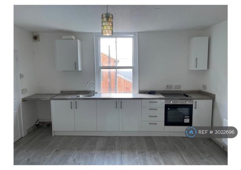 2 bedroom flat in King Street, Great Yarmouth, NR30 (2 bed) (#3022696)