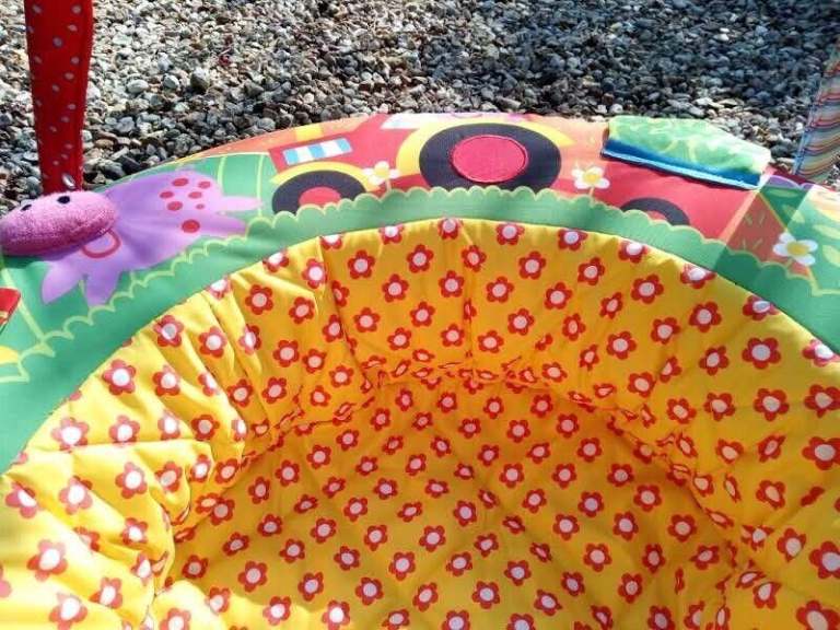 Inflatable baby doughnut pen