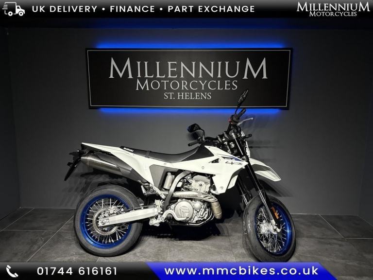 SUZUKI DRZ 400 UPDATED MODEL 400CC SUPERMOTO