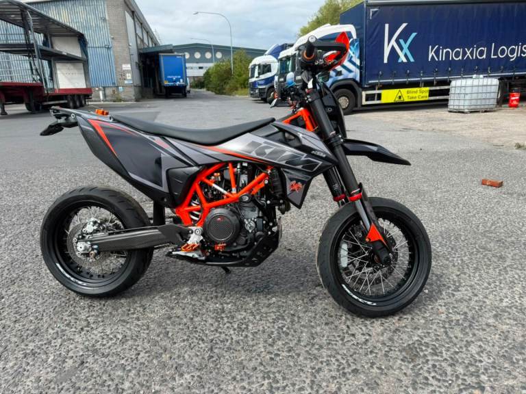 2021 ktm 690 smcr supermoto (may px)