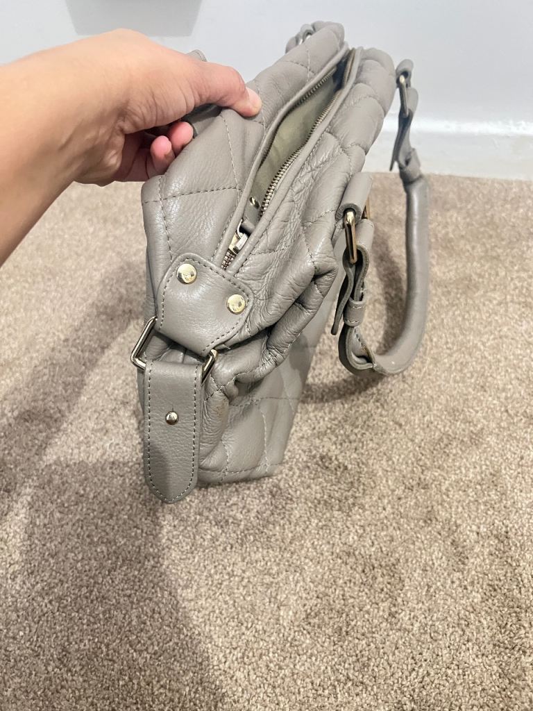 Quilted Grey Leather Handbag – Good Condition