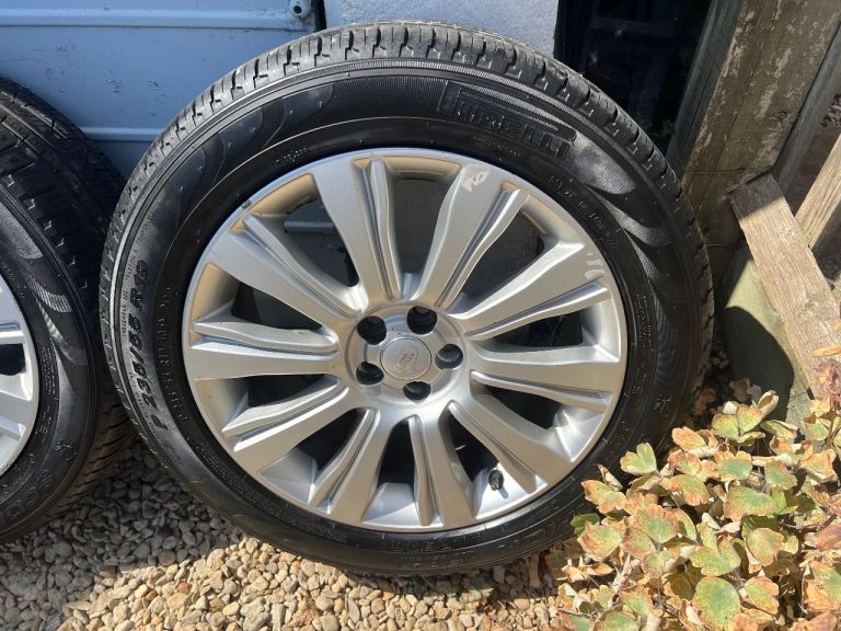 Genuine LandRover 19” Evoque/Freelander/Discovery sport Alloy wheels and Pirelli tyres