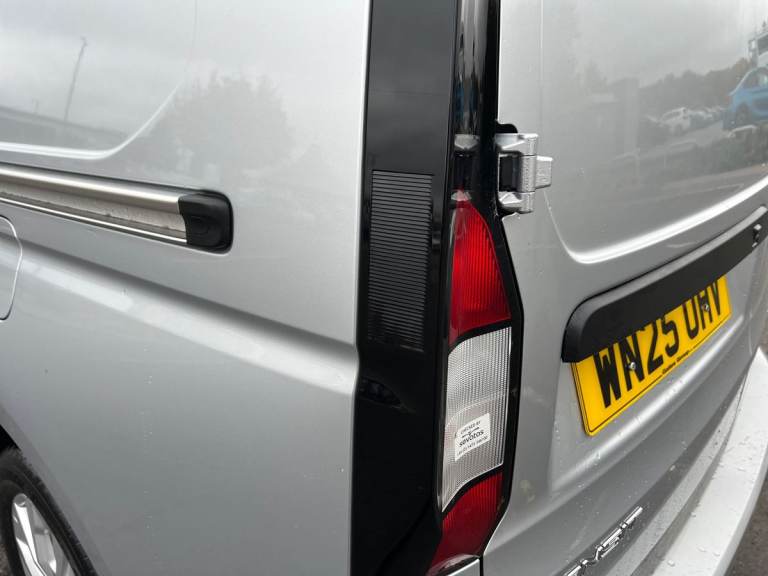 2025 Ford Transit Connect 250 LWB 1.5 Limited 150PS PHEV Auto Van Petrol Parallel PHEV Automatic