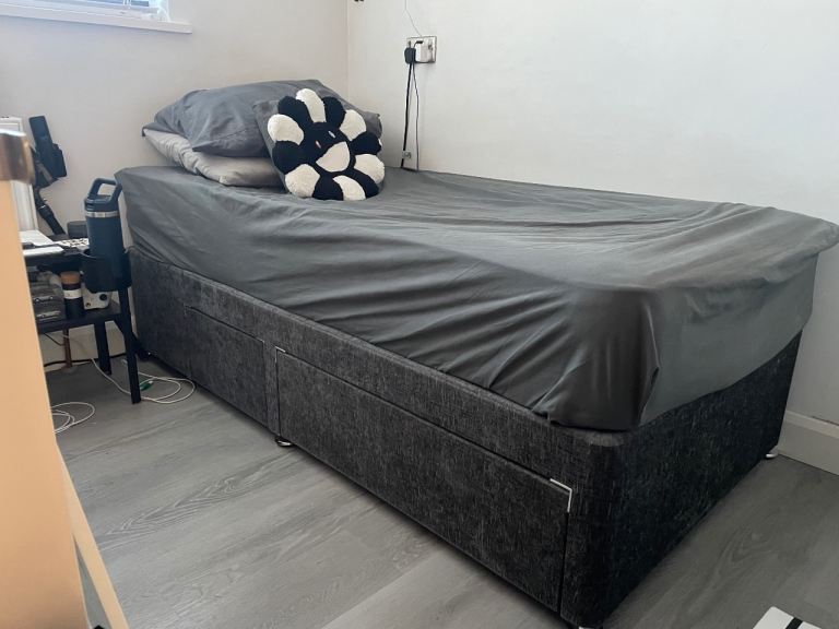 Single Divan Bed with Storage Drawers – Grey, Good Condition