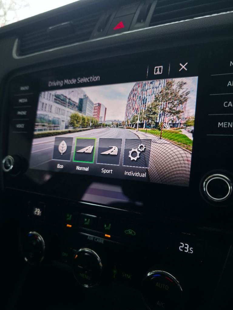 Skoda Octavia 2.0 TDi SE Technology Estate 150 Euro 6