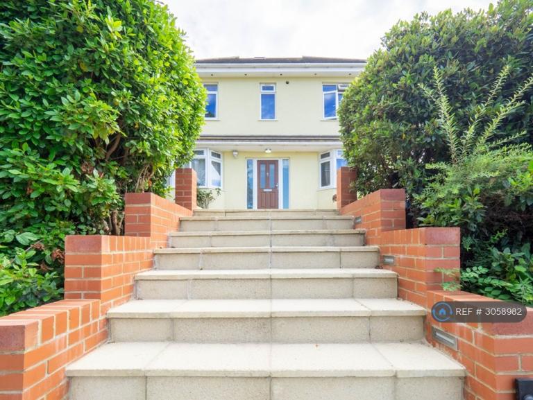 1 bedroom in Dashwood Ave, High Wycombe, HP12 (#3058982)