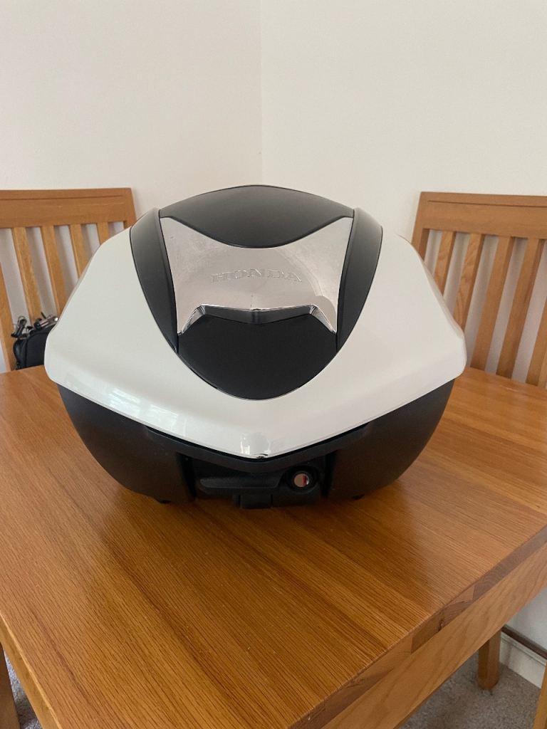 Honda 2014 sh Givi top box