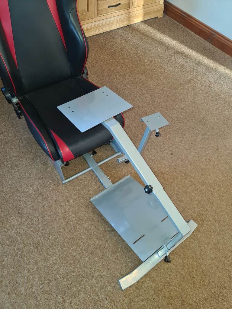 Xbox / PlayStation GTR gaming chair / driving cockpit