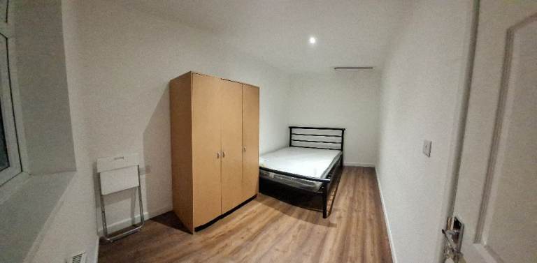 image for New Double room with shared kitchen and bathroom in Wembley for Singles