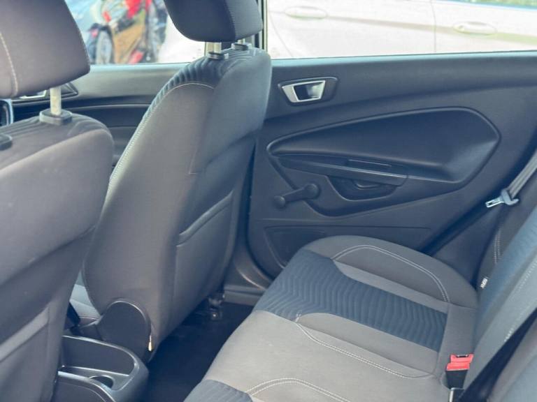 2013 Ford Fiesta 1.6 Zetec 5dr Powershift HATCHBACK PETROL Automatic