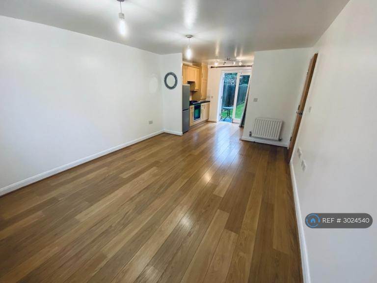 1 bedroom flat in Edward Vinson Drive, Faversham, ME13 (1 bed) (#3024540)