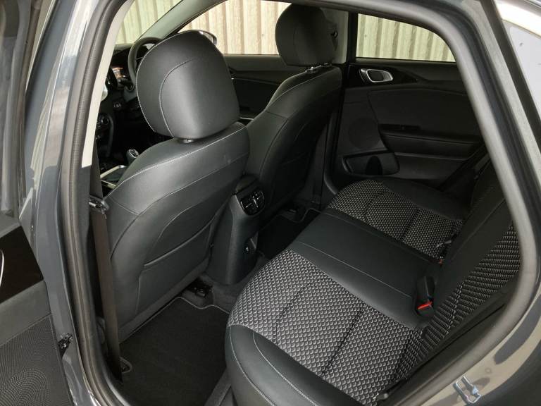 2025 Kia Ceed 1.5T GDi ISG 138 3 5dr Hatchback PETROL Manual