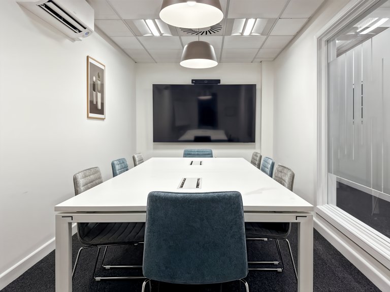 Taunton - TA12PX \ Serviced Office with 4 Desks