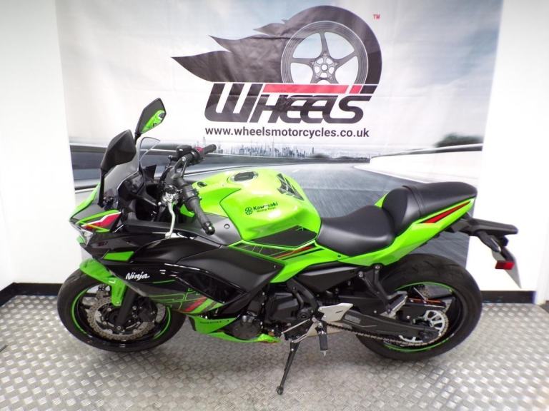 2023 KAWASAKI NINJA 650 WITH LOW MILEAGE