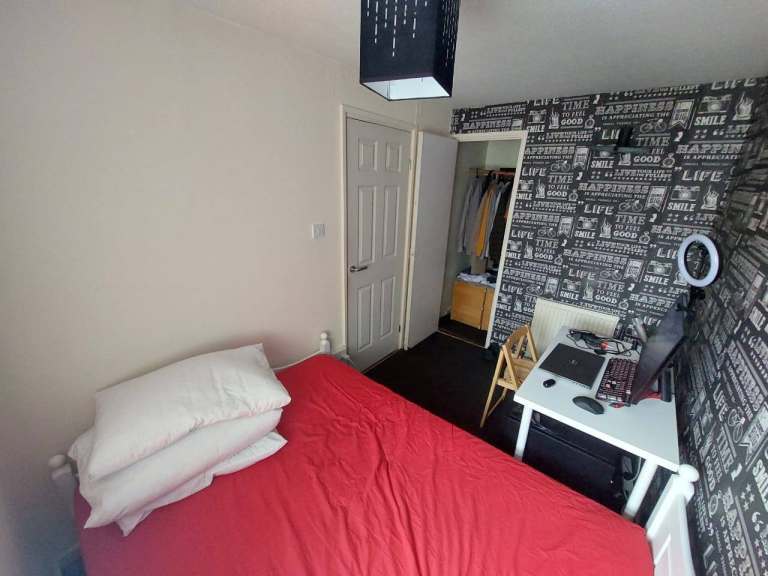 2 X double bedrooms in Leeds city centre, B2B1