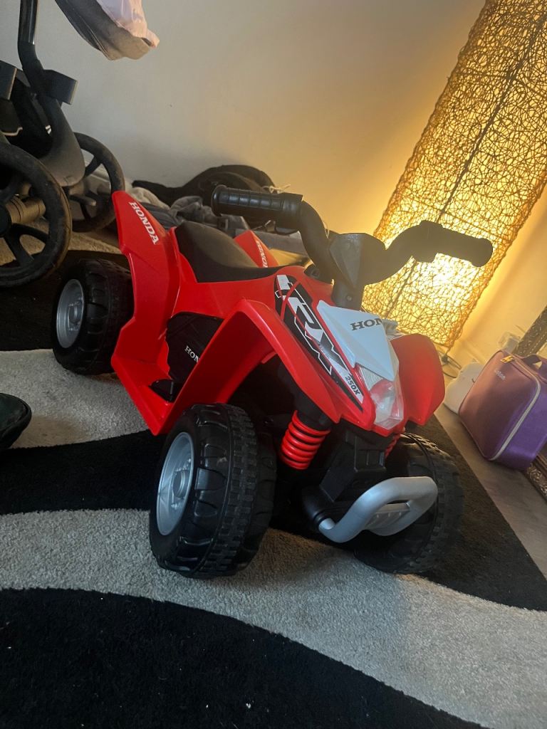 Brand new 6v Honda ride on quad 