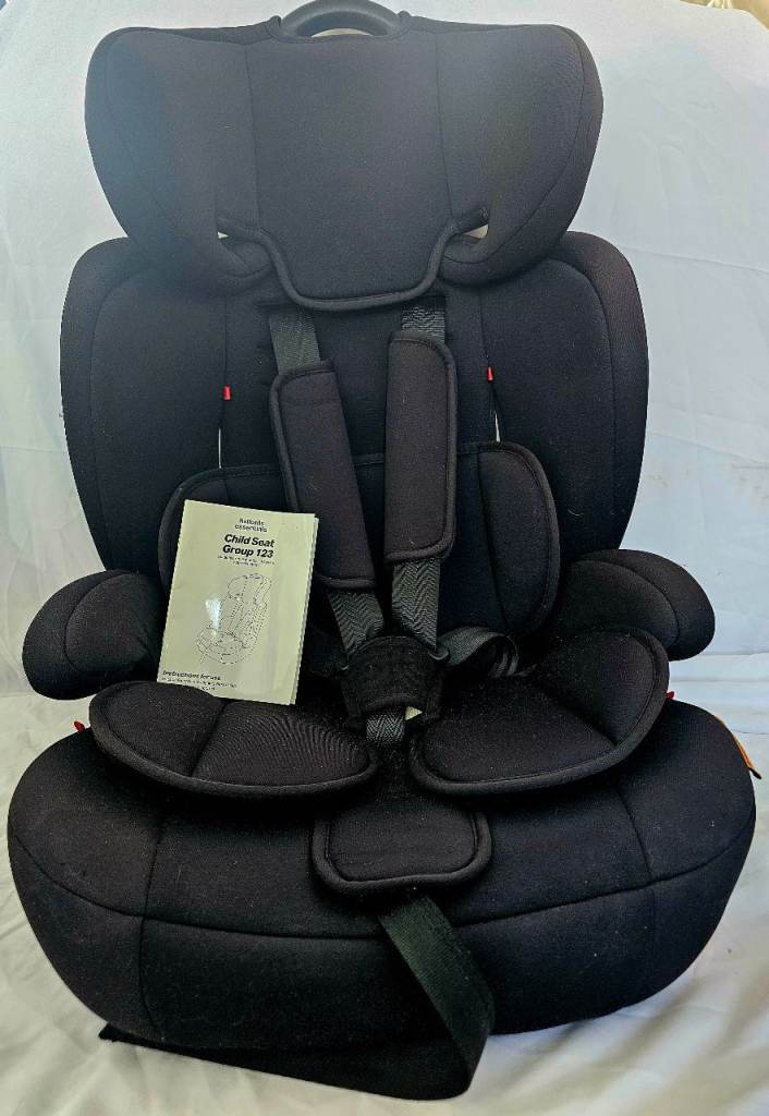 Halfords Child car seat for 9mths to 9 yrs